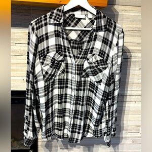 New York and Co lightweight flannel plaid shirt in size medium